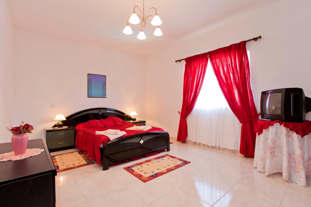 Villa Bonita - 5 Bedroom Villa in Praia da Gale