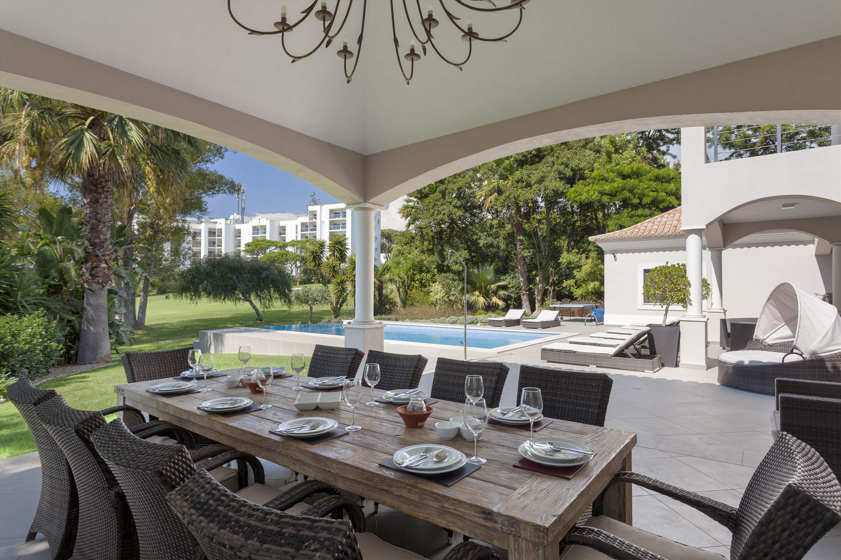 Villa Catia - 5 Bedroom Villa in Vale do Lobo