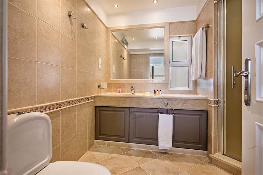 Four Seasons Fairways - 2 Bedroom Apartment with Jacuzzi