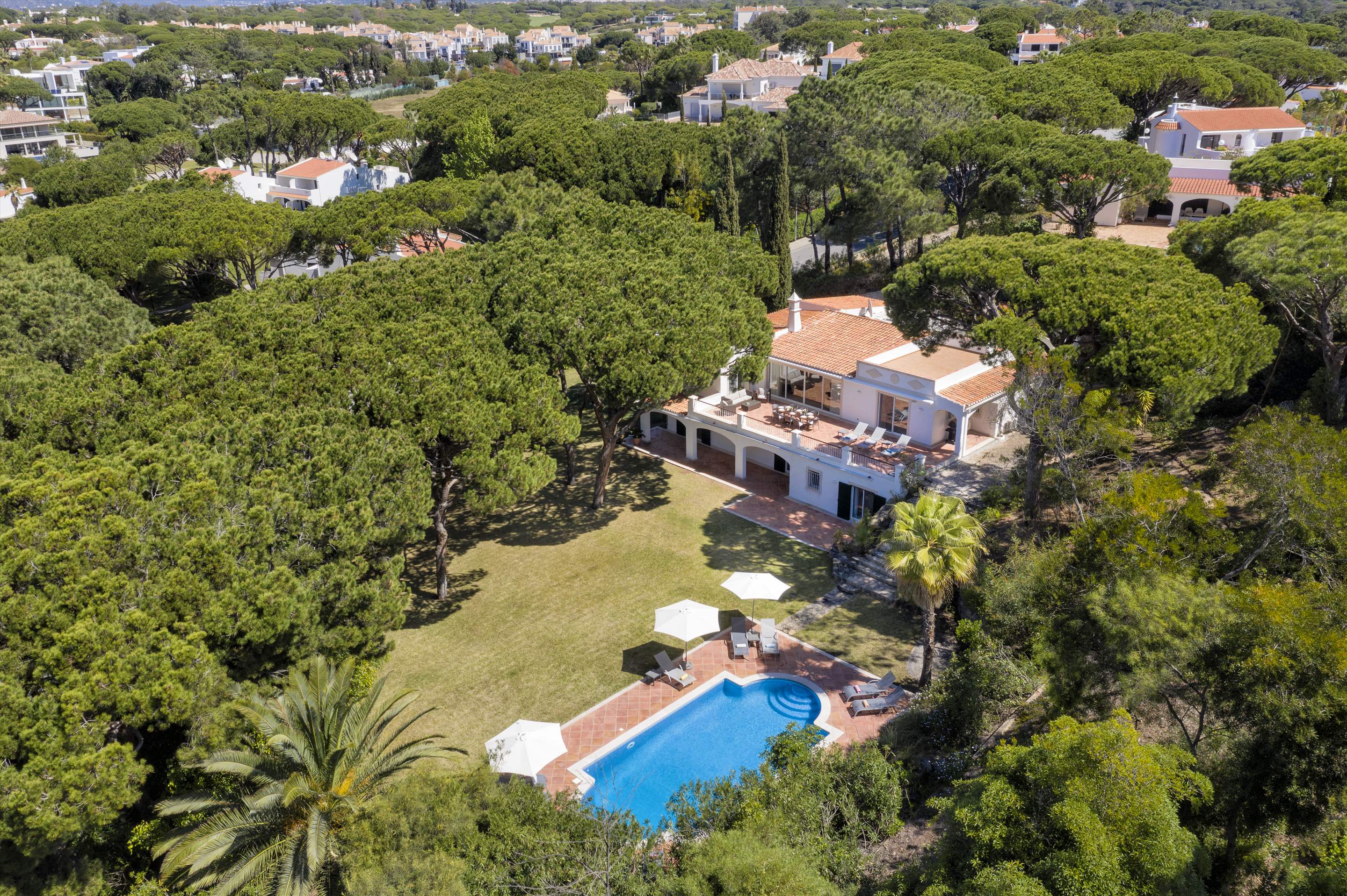 Villa Roberta - 5 Bedroom Villa in Vale do Lobo